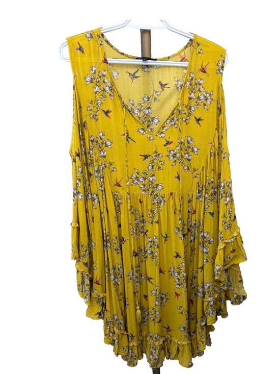 DG2 by Diane Gilman Tops - DG2 by Diane Gilman Top/Cover-Up Women's 2XL Yellow Hummingbird Print EUC